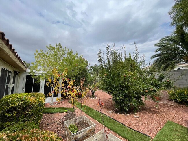 Building Photo - CHARMING 3BD/2BA HOME NEAR ELKHORN