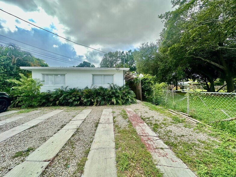 Primary Photo - 60 NW 42nd St