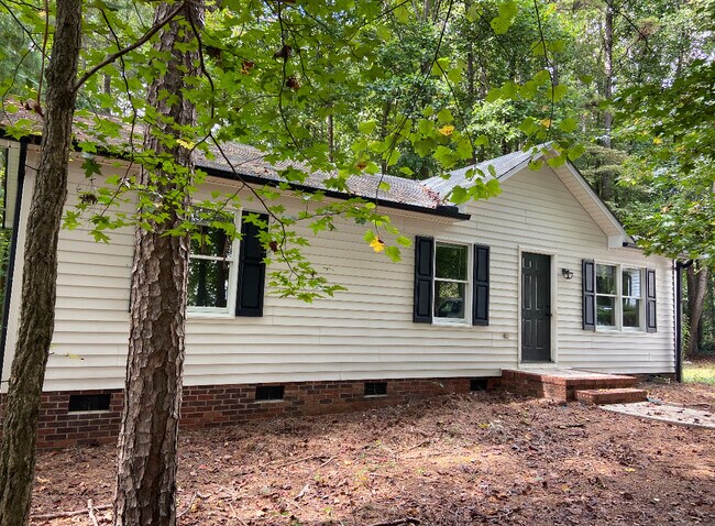 Building Photo - 1816 Azalea Ave