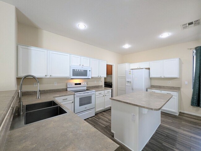 Building Photo - 16635 N 169th Ave