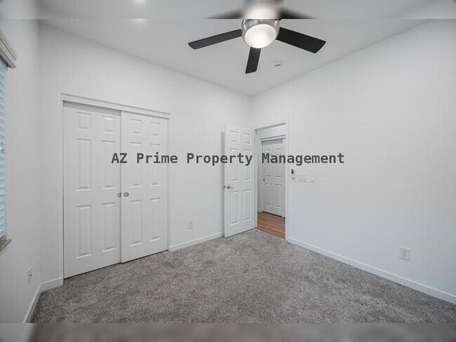 Building Photo - 7111 S 21st Dr