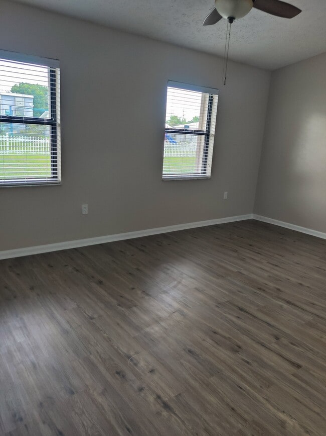 Building Photo - 4502 Mercado Dr