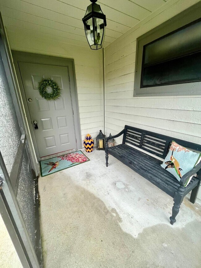 Building Photo - 2575 Bedford Mews Dr