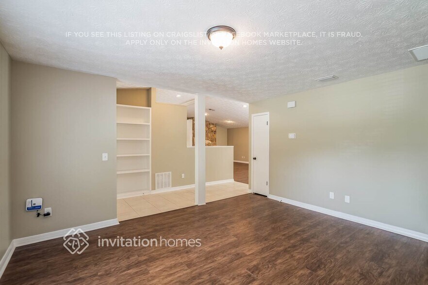 Building Photo - 4274 Walnut Bend