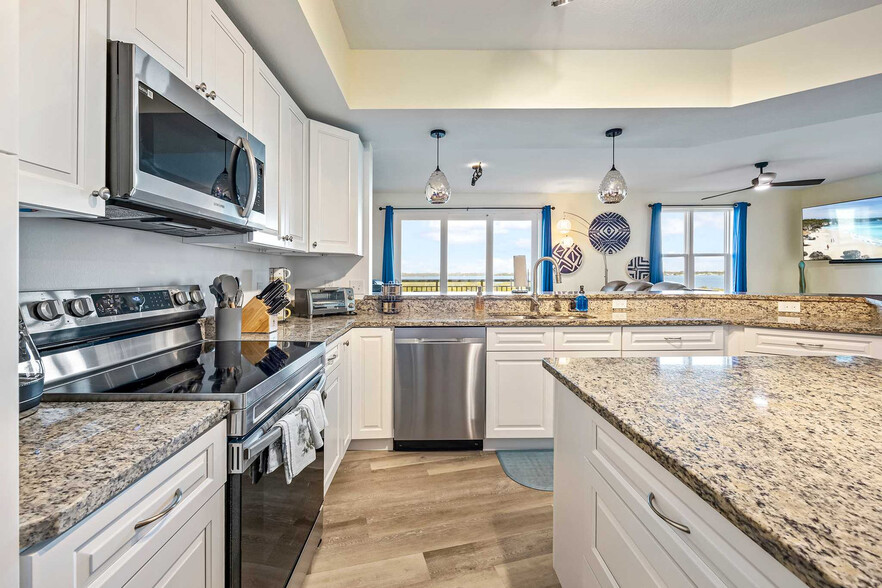 Building Photo - 605 Kemp St