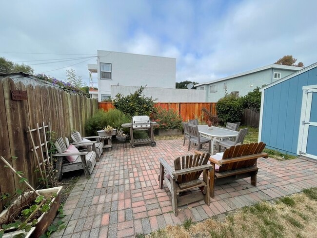 Building Photo - 3112 California St