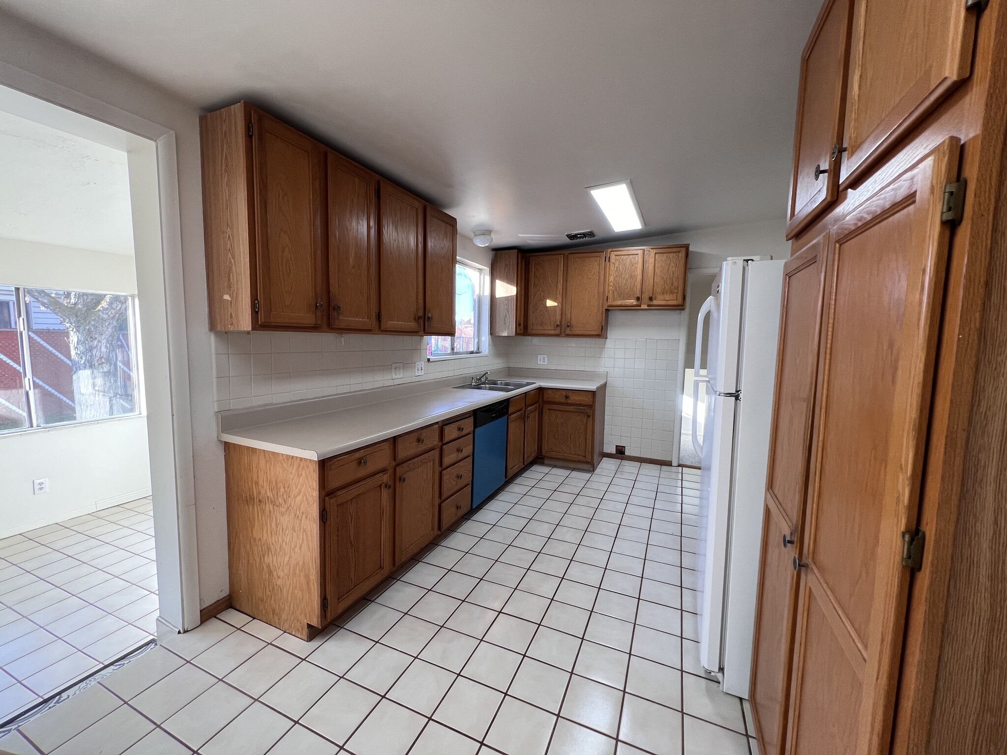 Building Photo - 1344 E 8125 S