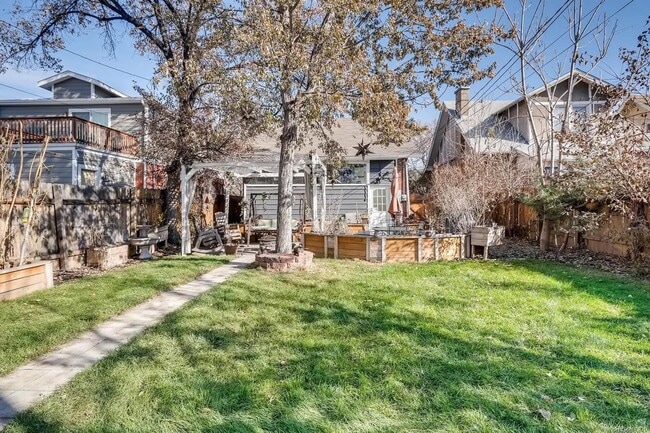 Building Photo - High End Remodel Near RiNo
