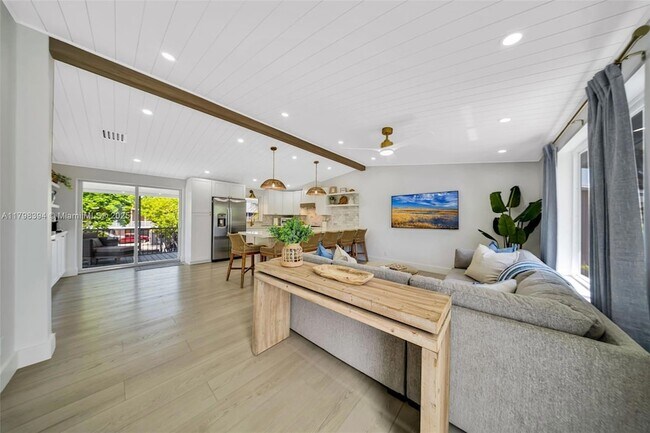 Building Photo - 129 Nautilus Dr