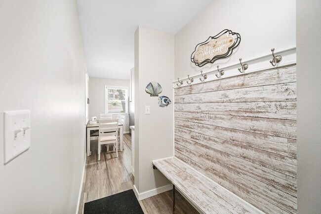 Building Photo - 615 Pine St