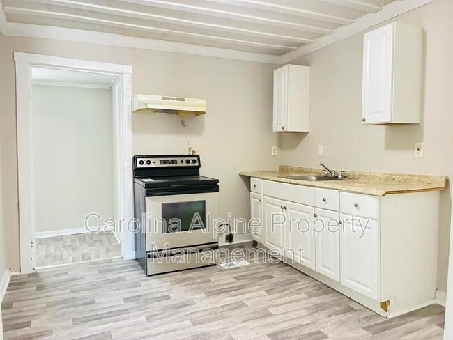 Building Photo - 1110 W Sykes St