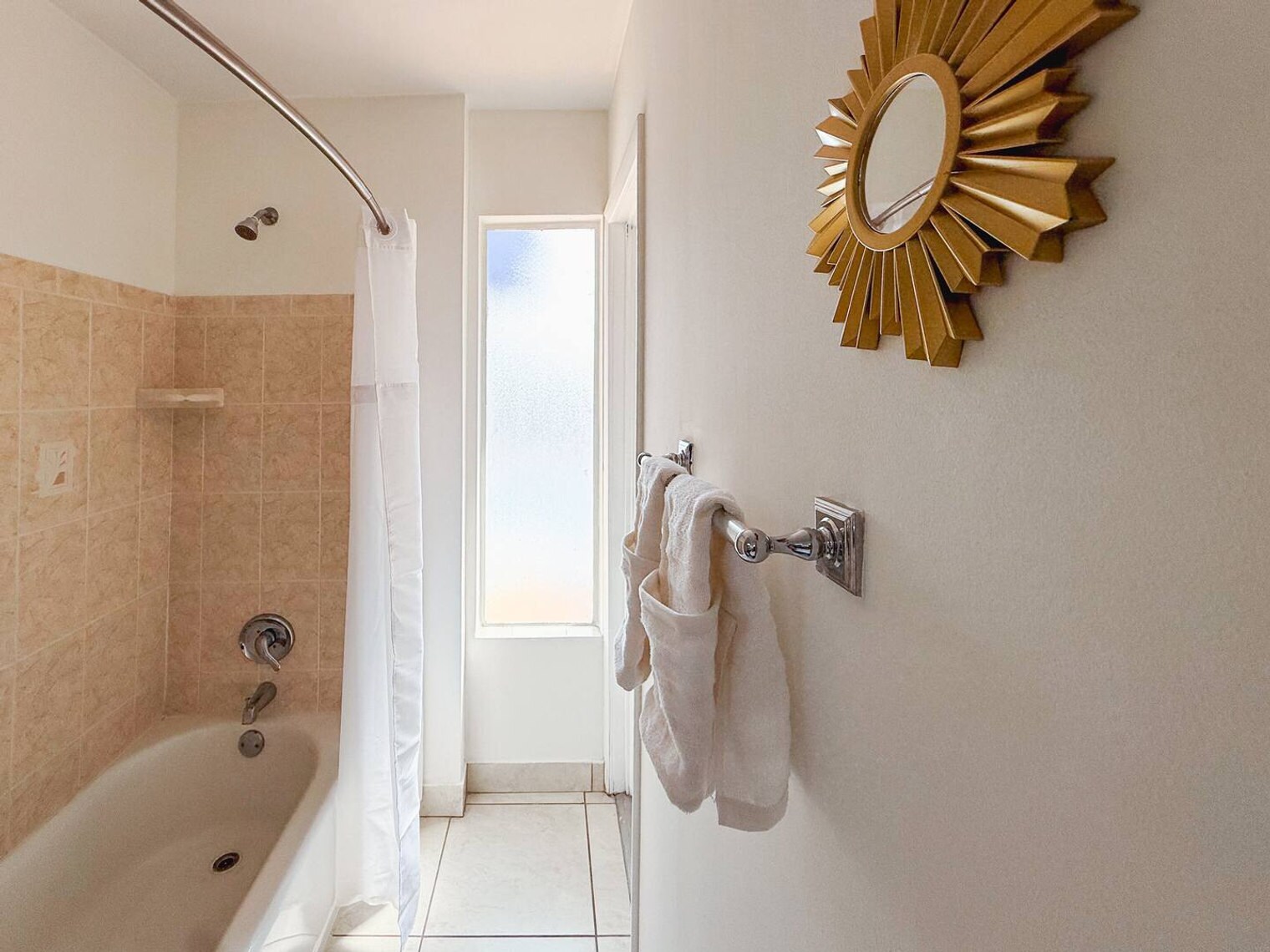 Building Photo - 3672 NW 18th Ave