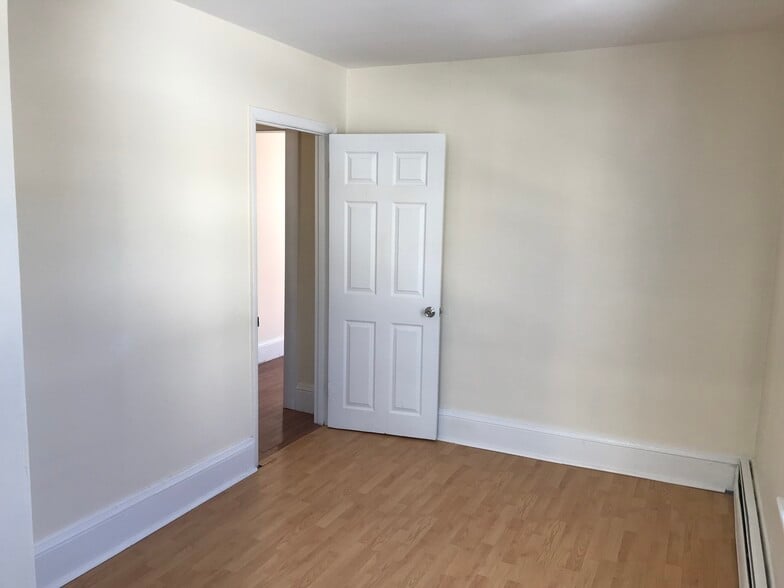 Building Photo - 113 Ashland St