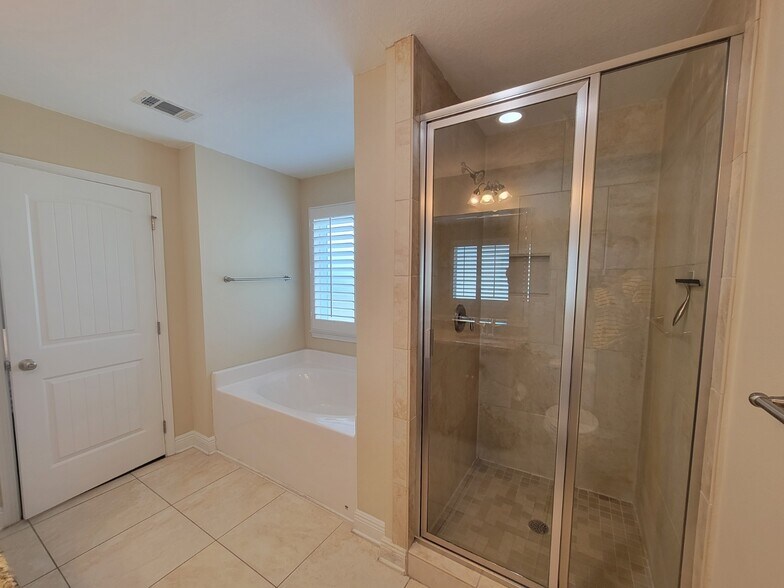 Building Photo - 129 Grayling Way