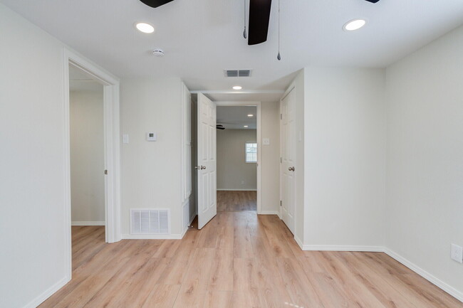 Building Photo - 2602 24th St