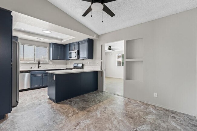 Building Photo - 2539 Garnet Ln