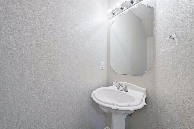 Building Photo - 1311 Tetbury Ln