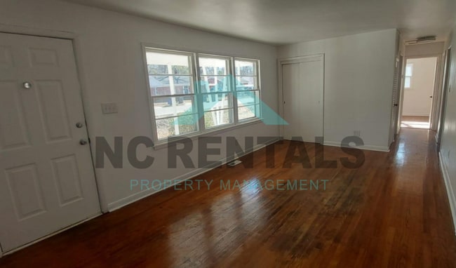 Building Photo - 1332 Proctor St