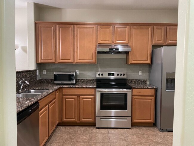 Building Photo - Attractive 3 bed, 2 bath home
