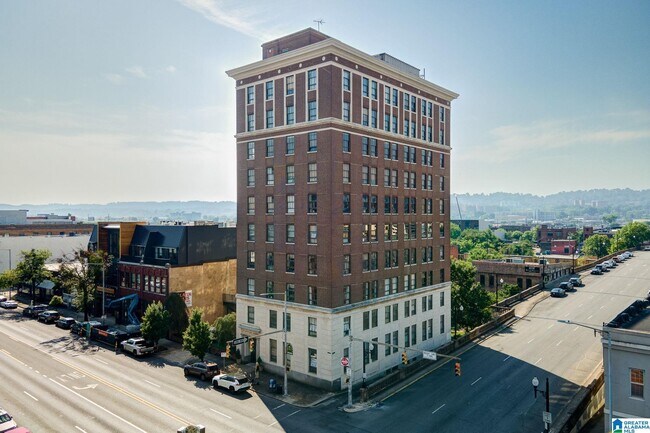 Building Photo - 2201 1st Ave N
