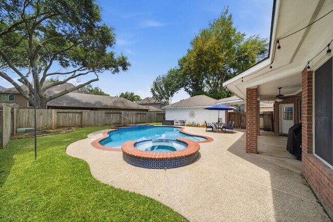 Building Photo - 4418 Ruttand Park Ln