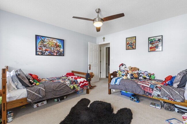 Building Photo - Inviting Jacksonville Home Near Shopping, Dining & Everyday Conveniences