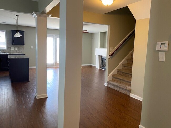 Building Photo - 238 Chloe Dr