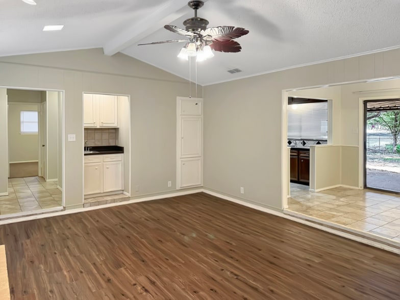 Building Photo - 1524 Timber Creek Dr