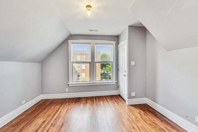 Building Photo - 4057 N Whipple St