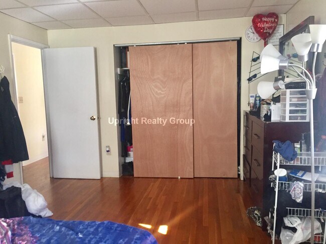 Building Photo - 1731 Highland Apartment