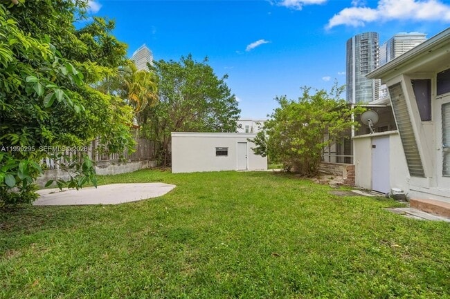 Building Photo - 261 188th St