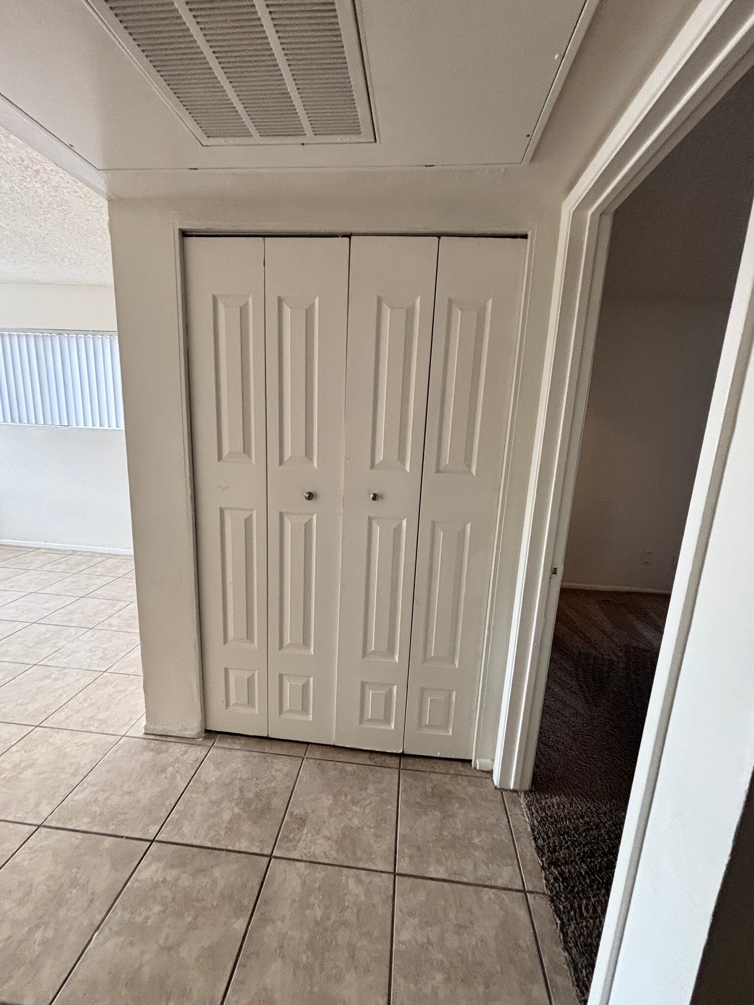 Building Photo - 700 W University Dr