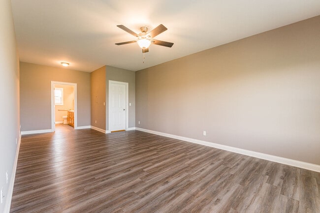 Building Photo - 2368 Concord Dr