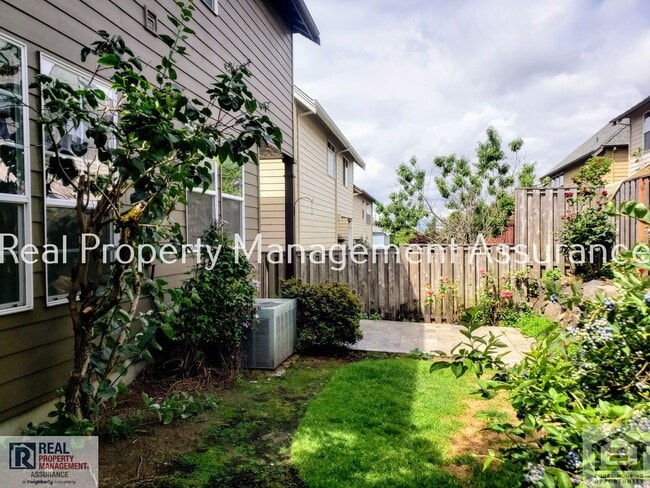 Building Photo - 12781 NW Forest Spring Ln