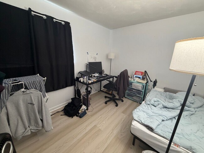 Building Photo - Claytor Square Condo – Prime Blacksburg Location