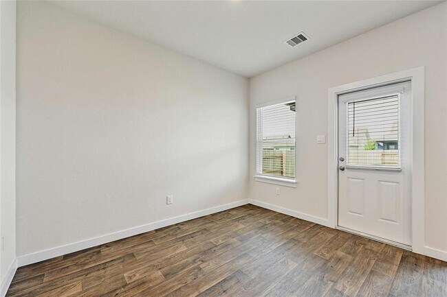 Building Photo - 313 Merriman Rd