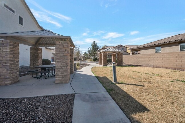 Building Photo - SPACIOUS 3 Bed 2 Bath Gilbert Home!!!