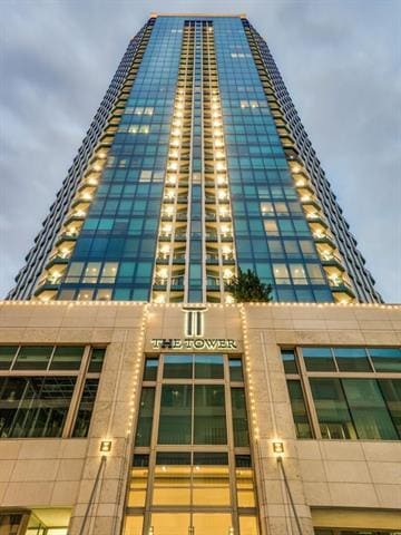 Building Photo - 500 Throckmorton St