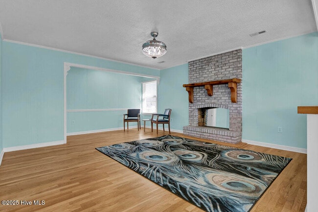 Building Photo - 1207 N Topsail Dr