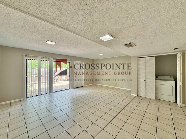 Building Photo - Delmar Dr.  2518/2520