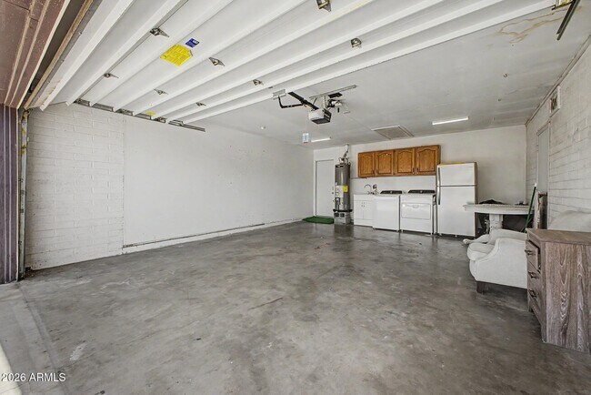 Building Photo - 408 E La Jolla Dr