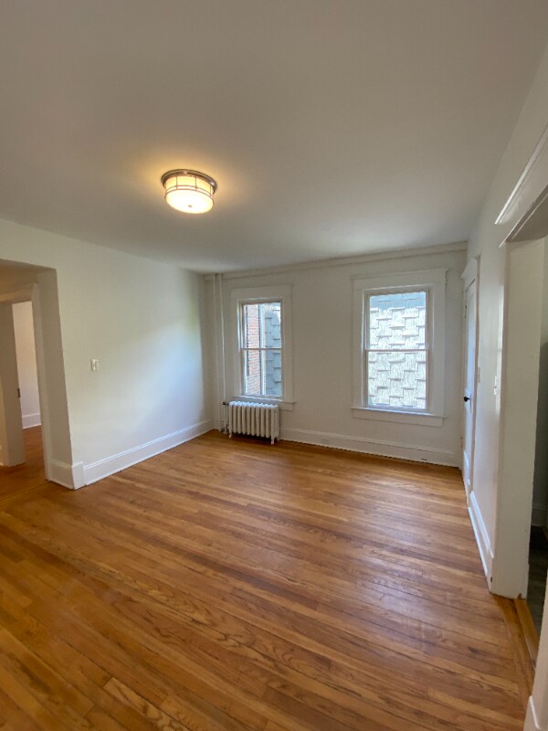 Building Photo - 358 Warren St