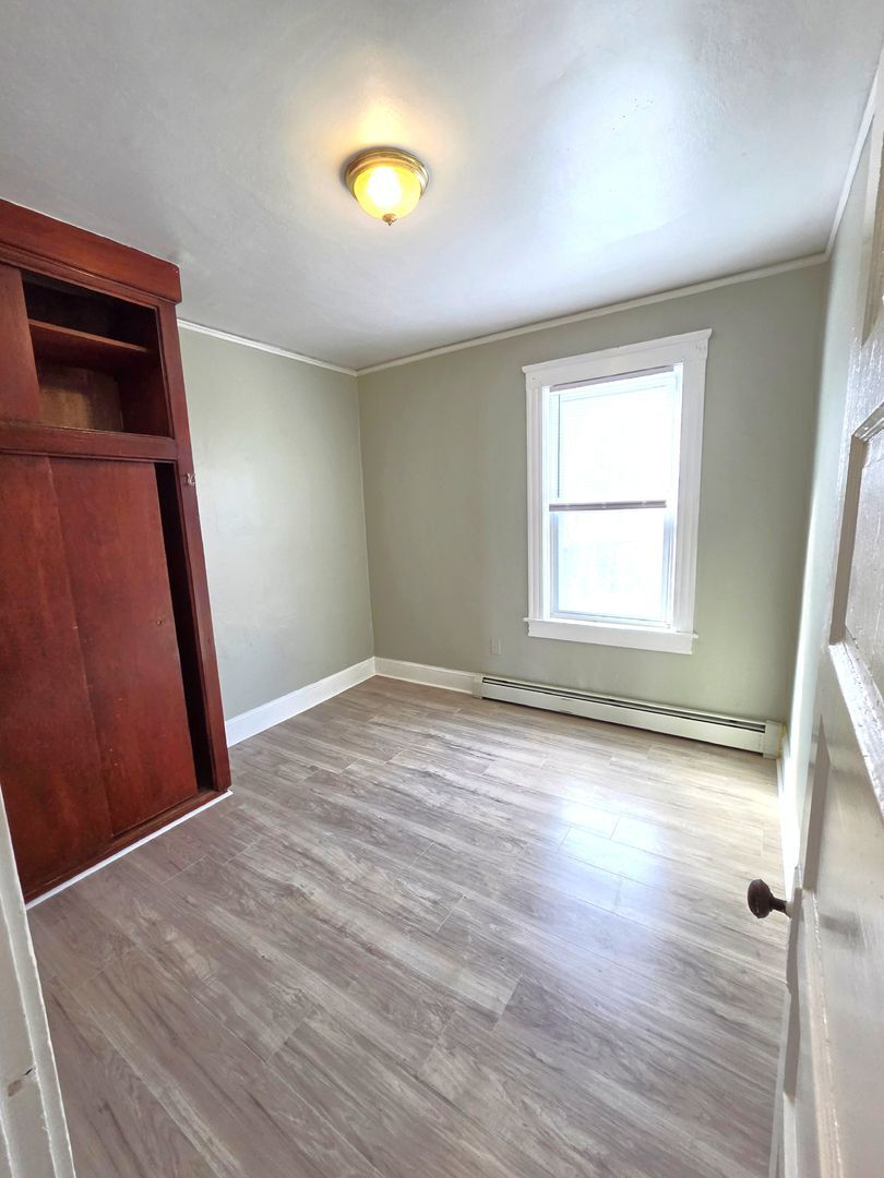 Building Photo - 23 Paradis Ave