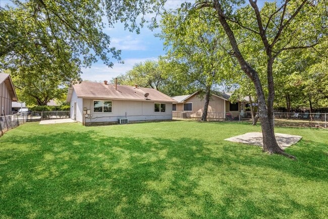 Building Photo - 4704 Lambs Ln