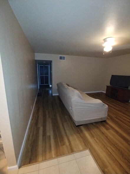 Living Room - View 2 - 1410 E St