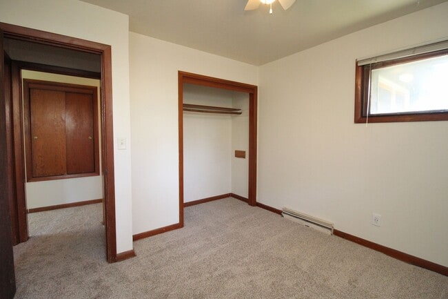 Building Photo - Delightful 3 Bedroom Mid-Century Ranch Hom...
