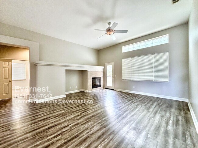 Building Photo - Beautiful 3-Bedroom Home with Fireplace an...