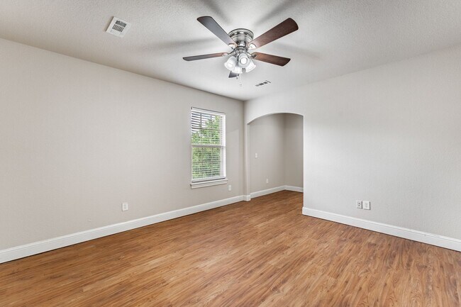 Building Photo - Dont miss out! This wont last long.