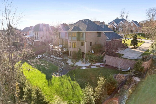 Building Photo - Fully-Furnished Luxurious Home in Nevillewood