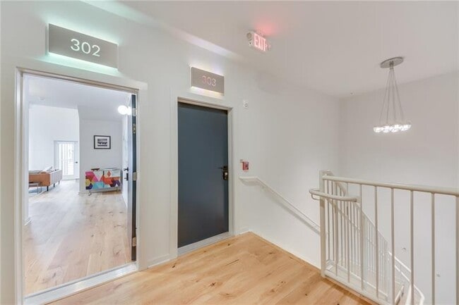 Building Photo - 208 12th St NE